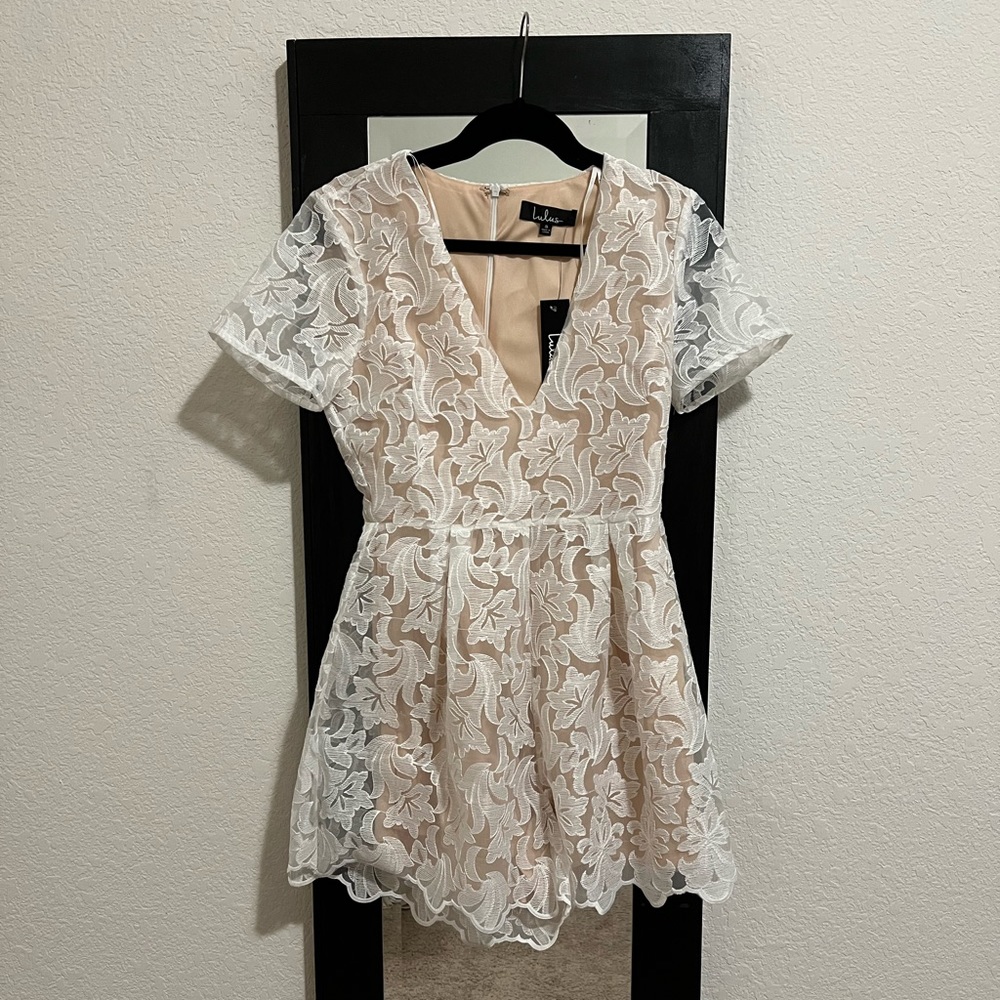Lulus floral embroidered rompers size S - NWT